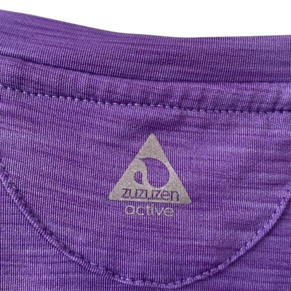 Purple & Neon Green Dri-Fit Sleeveless Active Tank Top With Zipper Pocket By Avi - Picture 2 of 10